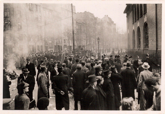 Van den Nestlei Synagogue burning in 1941